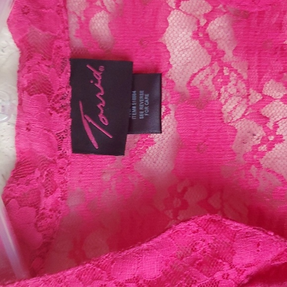 Torrid cinched waist short sleeve pink lace sz 2 top - Picture 4 of 7
